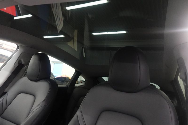 Tesla Model Y bild 9
