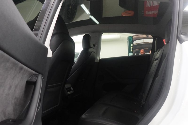 Tesla Model Y bild 5