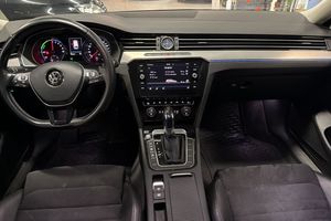 Volkswagen Passat bild 11