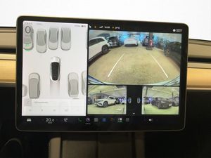 Tesla Model Y bild 17