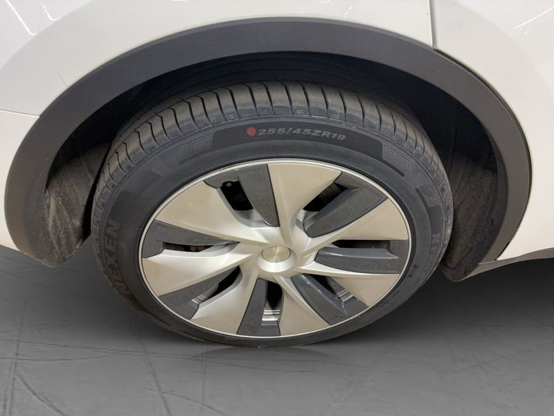Tesla Model Y bild 30