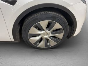 Tesla Model Y bild 31