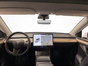 Tesla Model Y bild 14