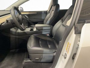 Tesla Model Y bild 12