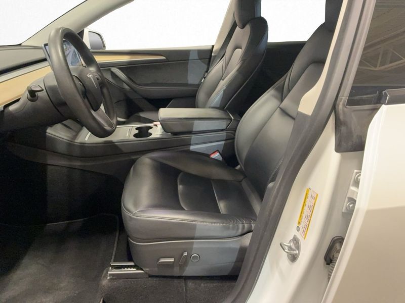 Tesla Model Y bild 12