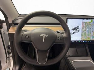 Tesla Model Y bild 15