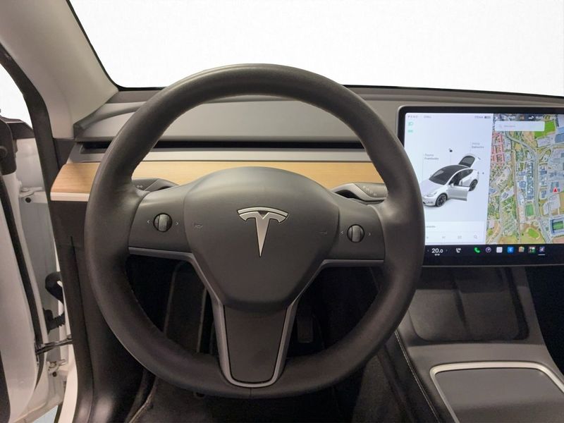 Tesla Model Y bild 15