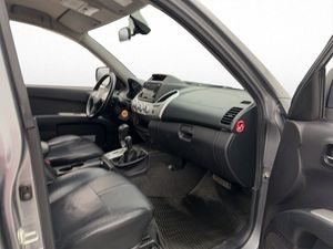 Mitsubishi L200 bild 27