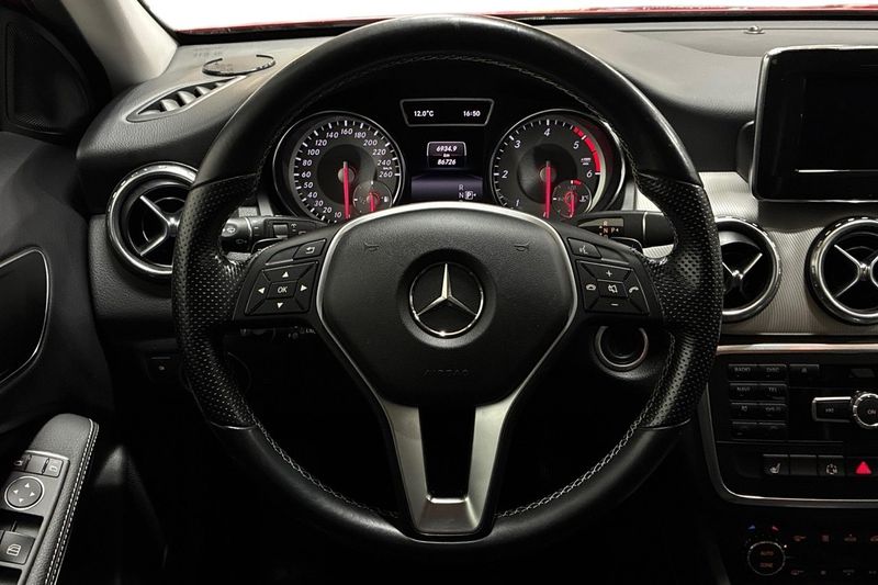 Mercedes GLA200 bild 16
