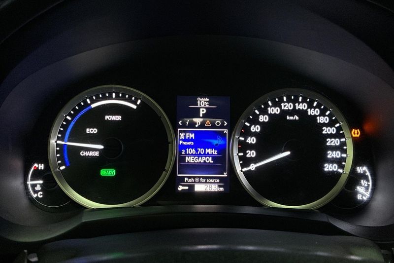 Lexus IS bild 17