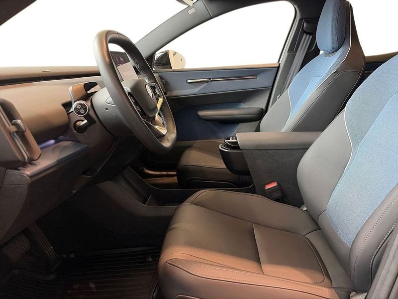 Volvo EX30 bild 6