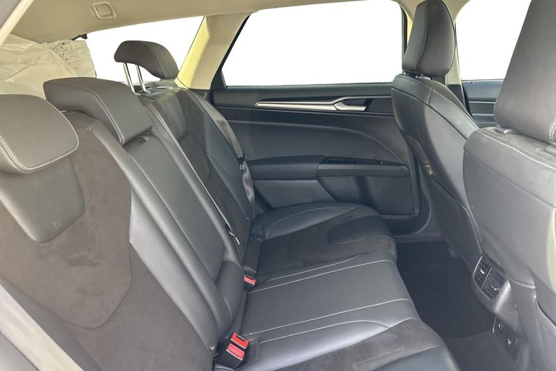 Ford Mondeo bild 8