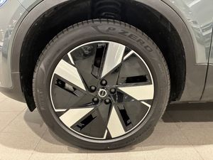 Volvo EX40 bild 5