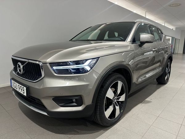 Volvo XC40 T3 FWD aut Momentum Advanced / Dragkrok / Backkamera - 2021