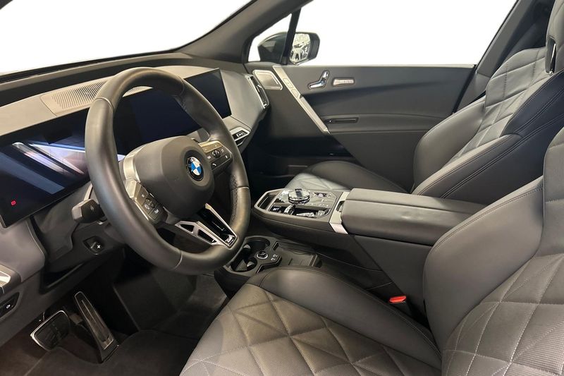 BMW iX bild 12