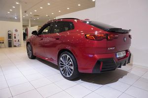 BMW iX2 bild 6