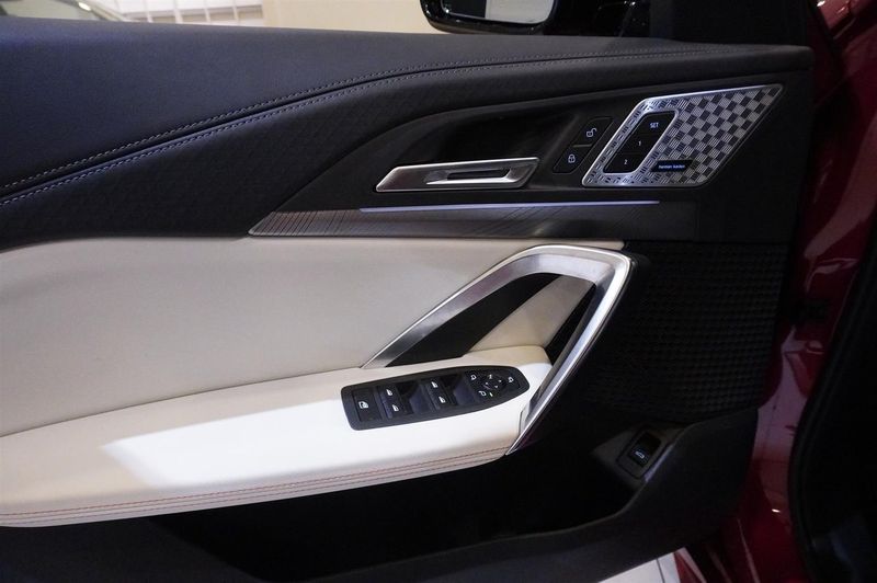 BMW iX2 bild 10