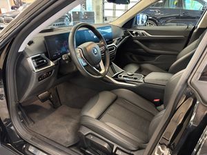 BMW i4 bild 4