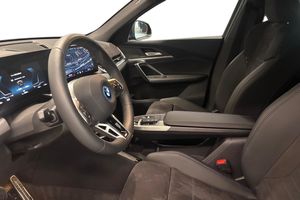 BMW iX2 bild 12
