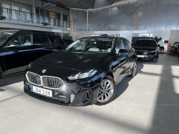 BMW 120 TonadeRutor Rattvärme 17" Drive/Park Assist - 2026