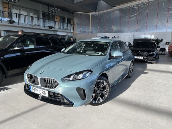 BMW 120 M Sport Design 18" Rattvärme Drive/ Park Assist - 2026