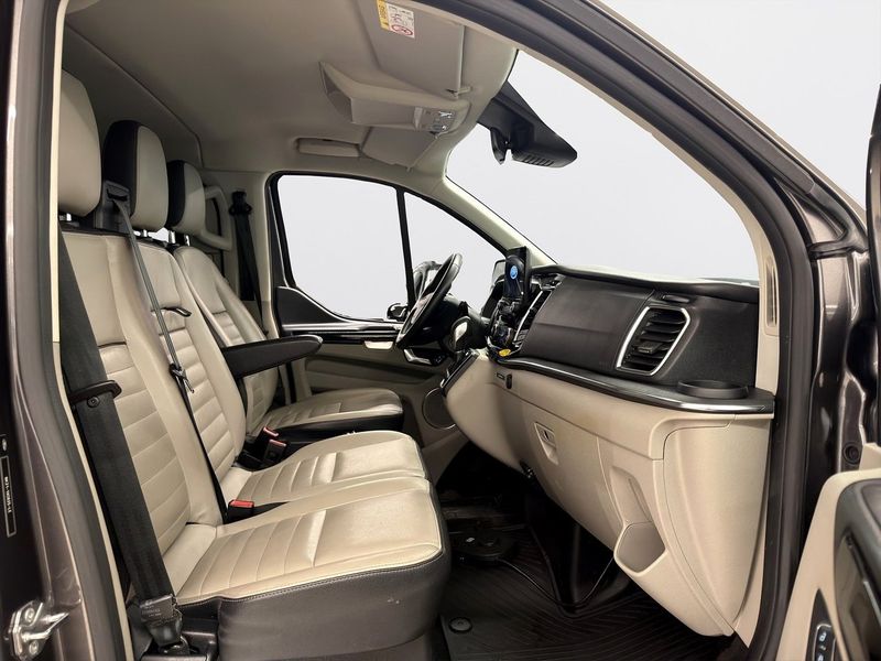 Ford Tourneo Custom bild 14