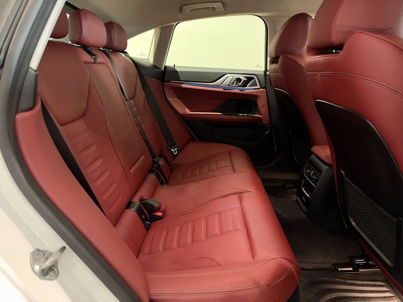 BMW i4 bild 7