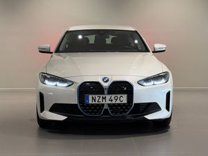BMW i4 bild 2