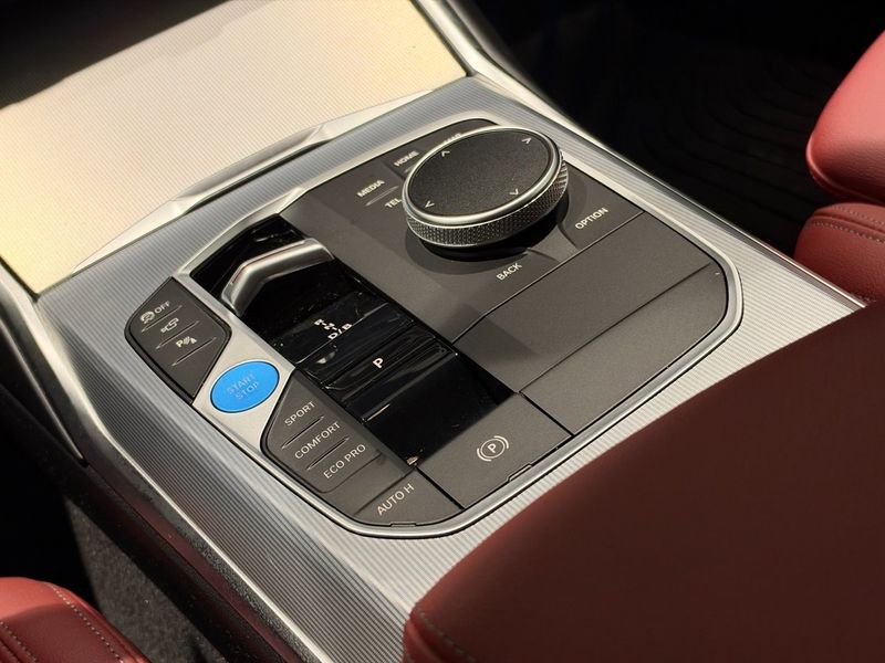 BMW i4 bild 16