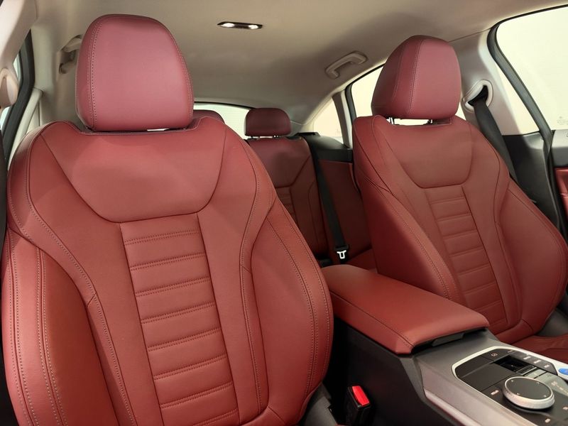 BMW i4 bild 17