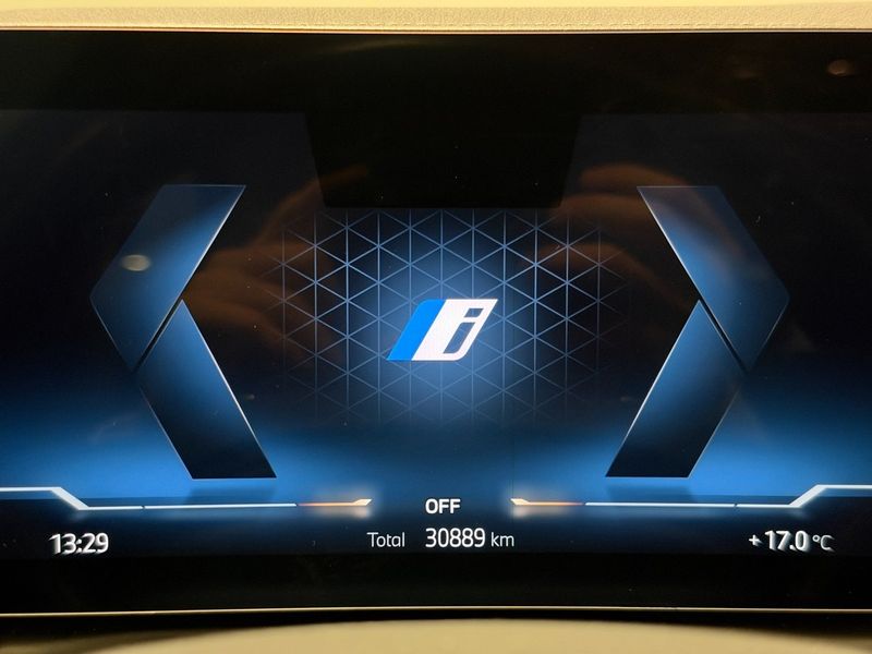 BMW i4 bild 14