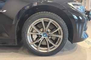 BMW 330 bild 4
