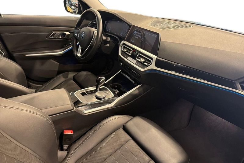 BMW 330 bild 10