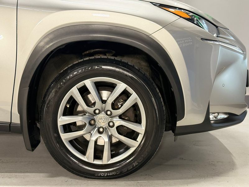Lexus NX bild 23