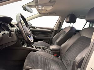 Volkswagen Passat bild 9