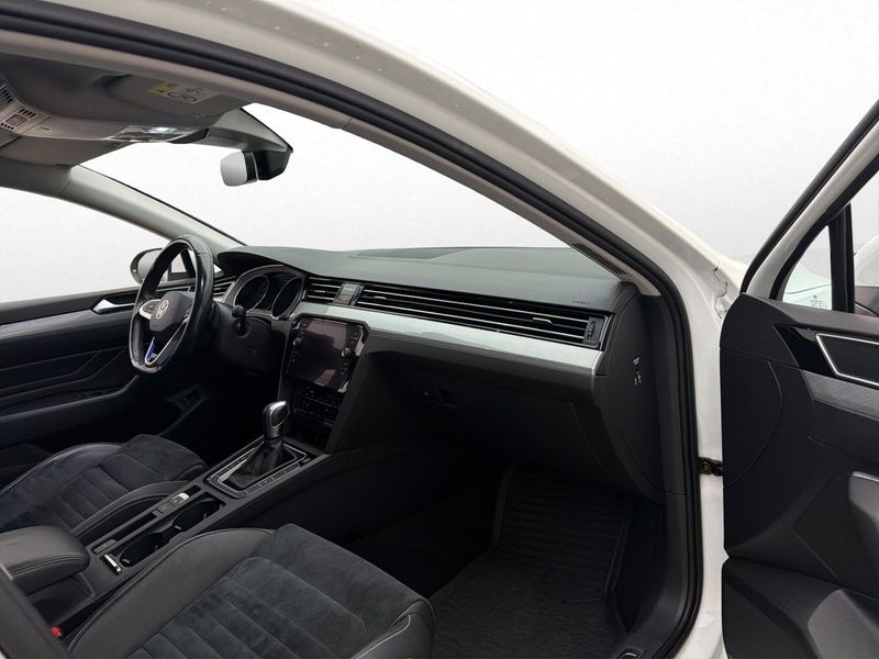 Volkswagen Passat bild 12