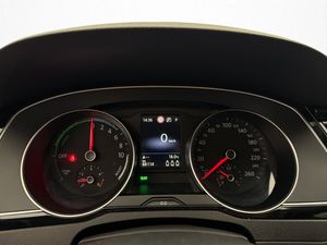 Volkswagen Passat bild 14