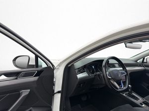 Volkswagen Passat bild 8
