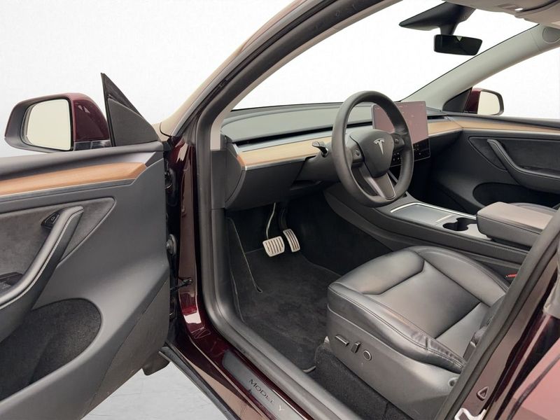 Tesla Model Y bild 19
