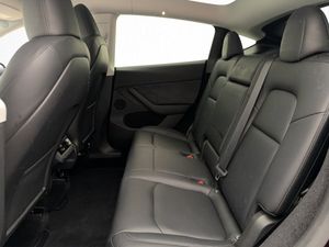 Tesla Model Y bild 16
