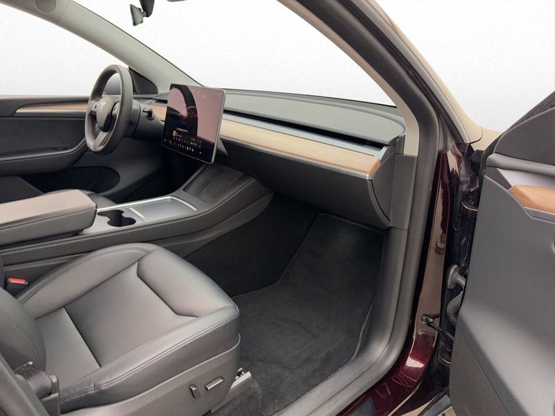 Tesla Model Y bild 13