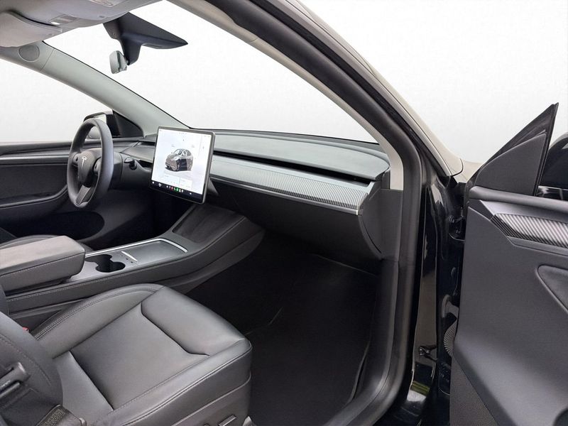 Tesla Model Y bild 26