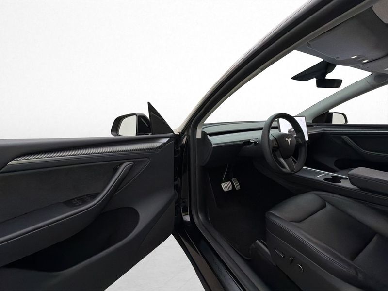 Tesla Model Y bild 11