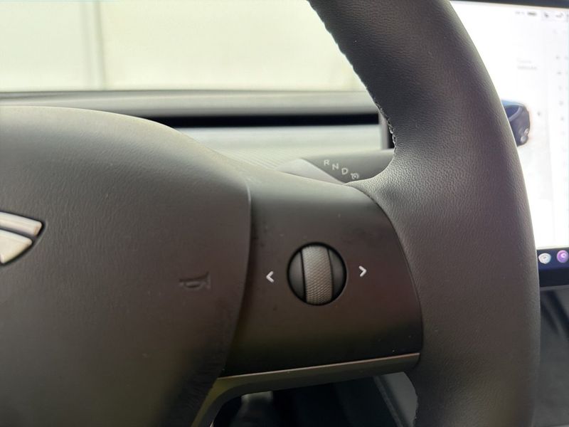 Tesla Model Y bild 16