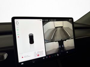 Tesla Model Y bild 18
