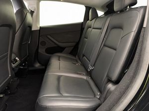 Tesla Model Y bild 27