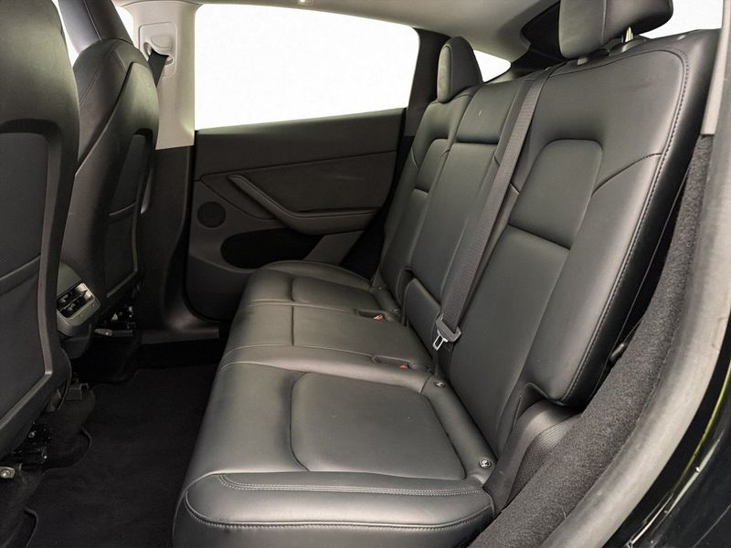 Tesla Model Y bild 27