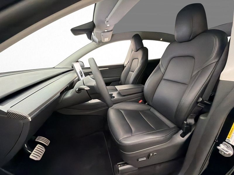 Tesla Model Y bild 12