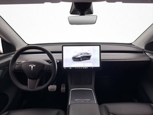 Tesla Model Y bild 13