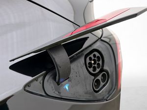 Tesla Model Y bild 30